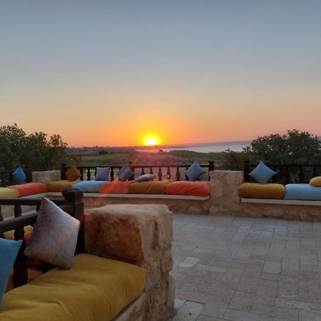 Villa 7 Al Fayyūm Buitenkant foto
