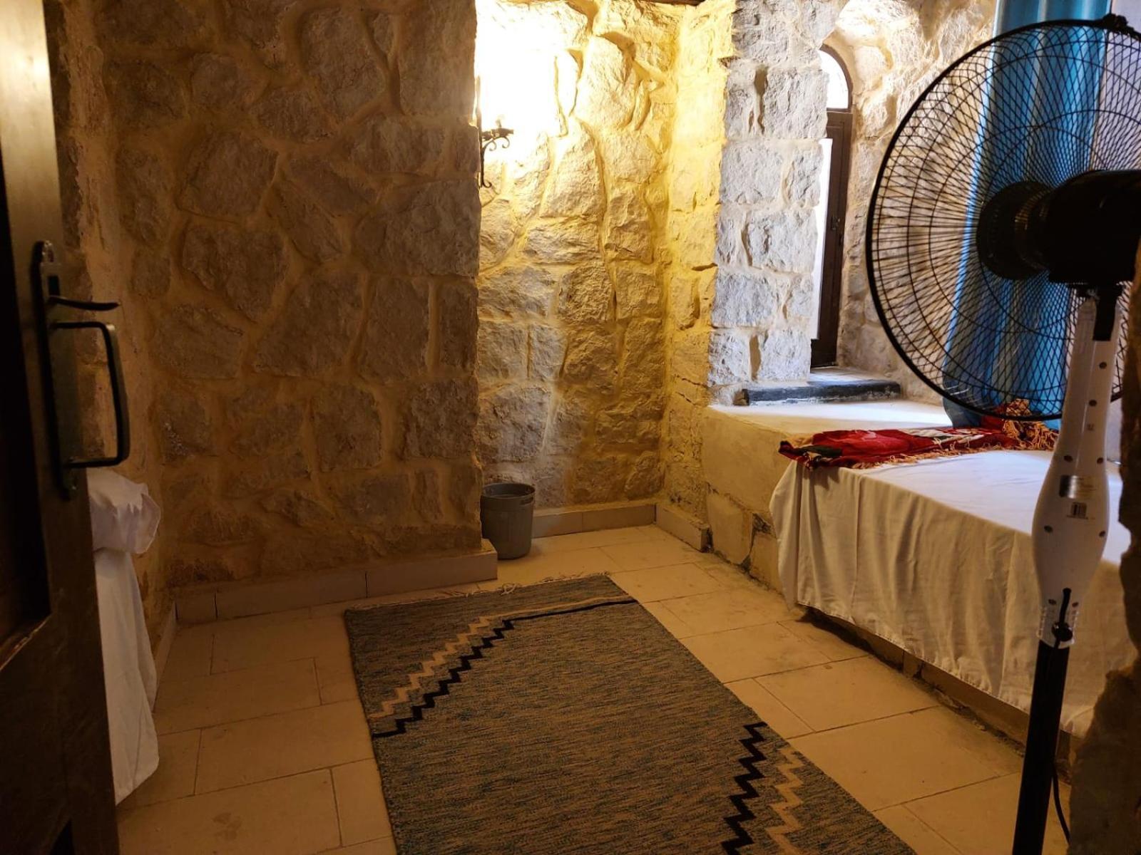 Villa 7 Al Fayyūm Buitenkant foto