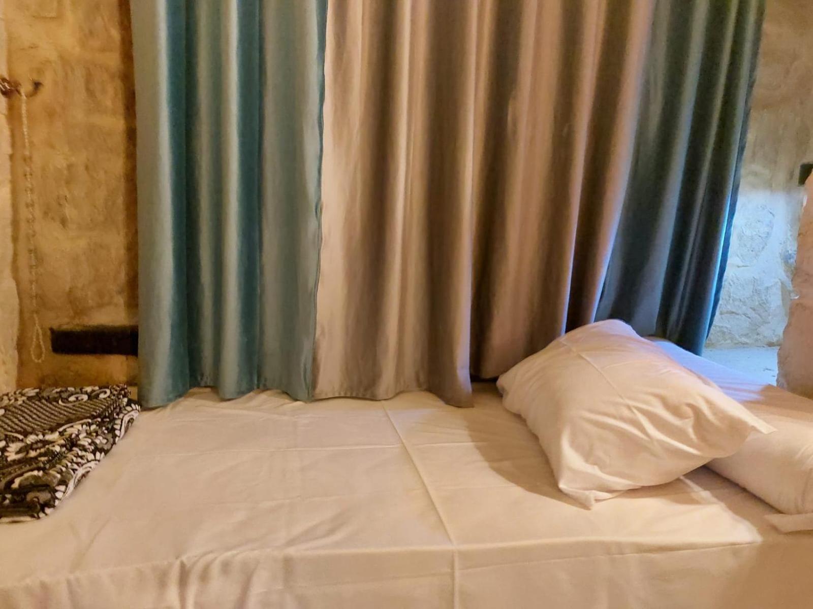Villa 7 Al Fayyūm Buitenkant foto